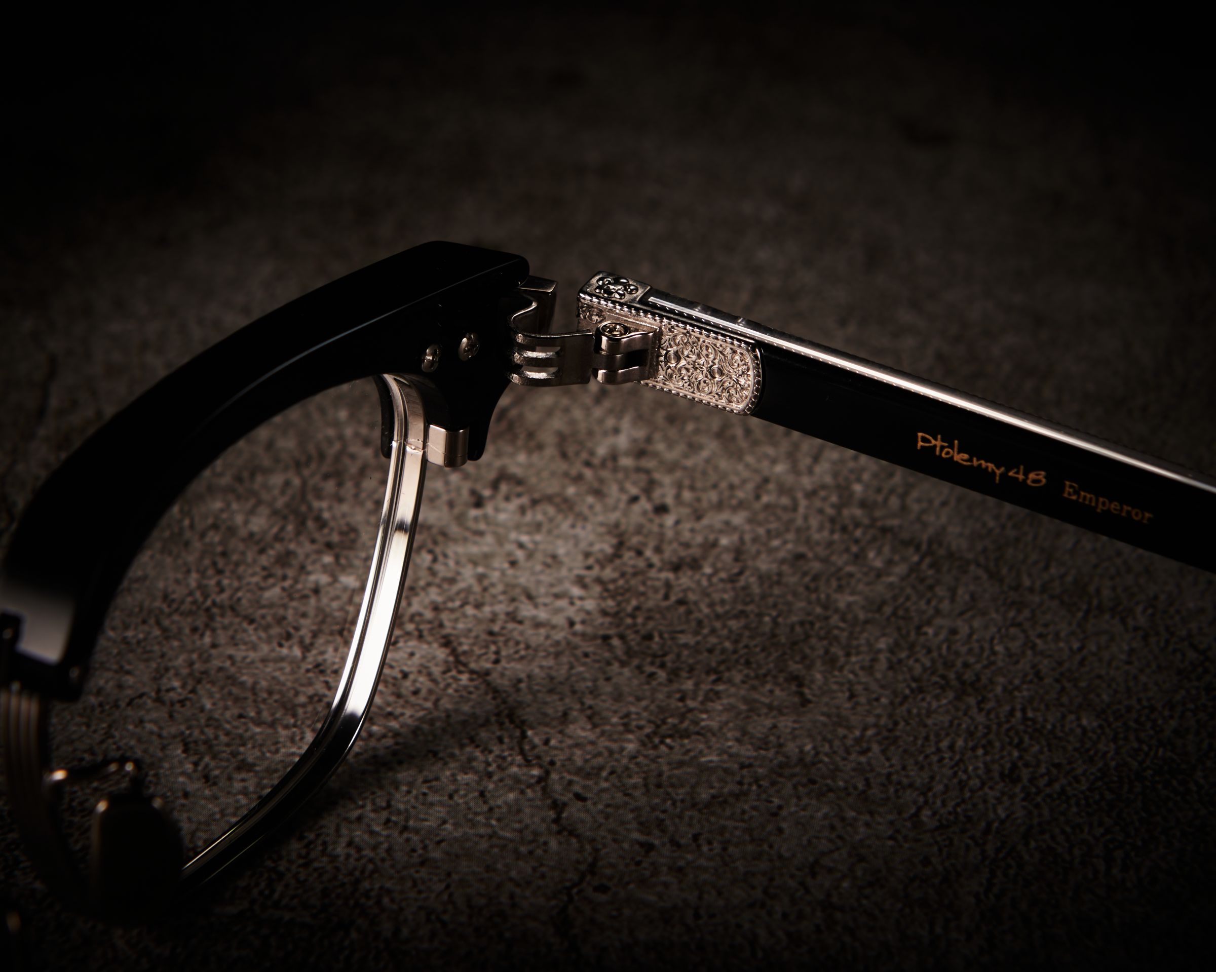 エミー賞9部門受賞　感動巨編！！ROOTS（ルーツ）【レーザーディスク12面】 EMPEROR E-100 / EYEWEAR :: Ptolemy48（トレミーフォーティ