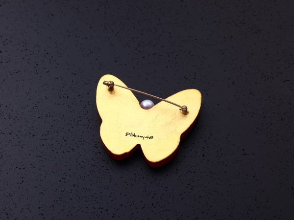 白蝶 ブローチ / 藤紫漆 18K蒔絵 / U-002-LV